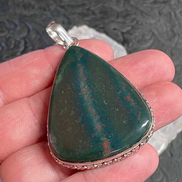 Heliotrope Bloodstone Natural Pendant Gemstone Crystal Jewelry - Picture 4 of 9